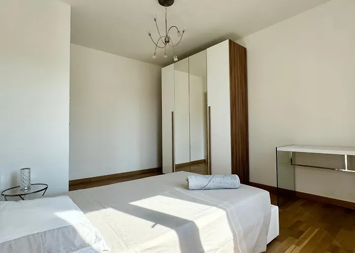 Casaspensieratezza - 5 Persone - Posto Auto Riservato - Colazione