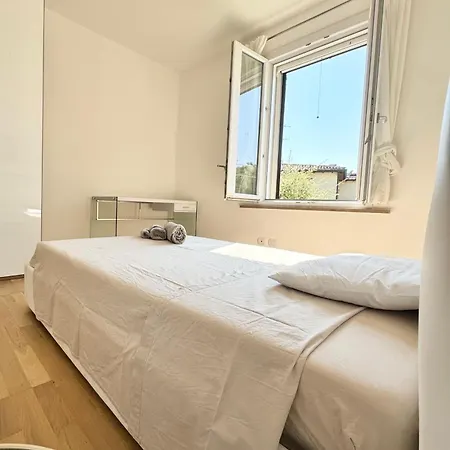 Casaspensieratezza - 5 Persone - Posto Auto Riservato - Colazione Φορλί