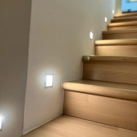 Casaspensieratezza - 5 Persone - Posto Auto Riservato - Colazione