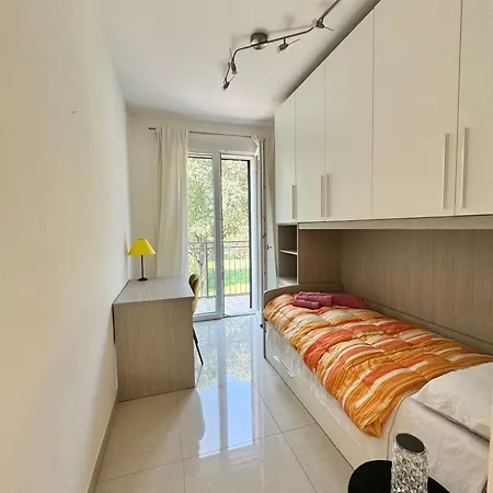 Casaspensieratezza - 5 Persone - Posto Auto Riservato - Colazione Διαμέρισμα Φορλί