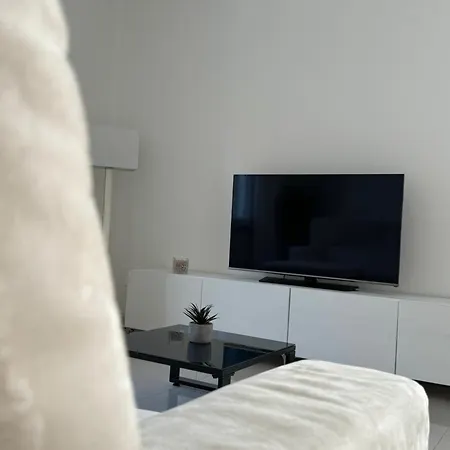 Casaspensieratezza - 5 Persone - Posto Auto Riservato - Colazione Διαμέρισμα