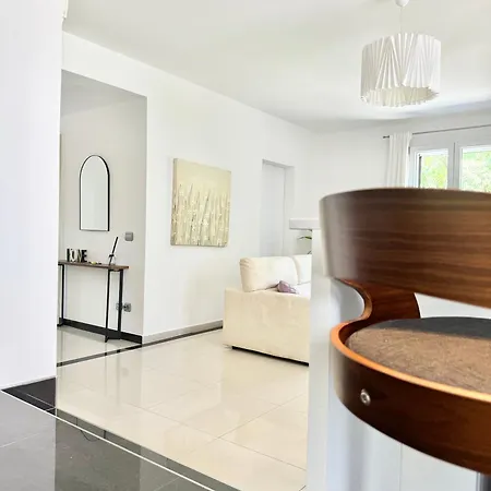 Casaspensieratezza - 5 Persone - Posto Auto Riservato - Colazione *