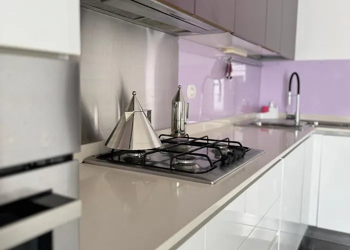 Casaspensieratezza - 5 Persone - Posto Auto Riservato - Colazione * Forlì